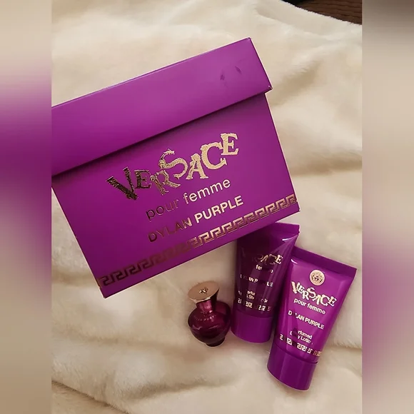 Versace Dylan Purple Pour Femme MINI Set (Super Cute In A Cute Box) - Picture 2 of 5